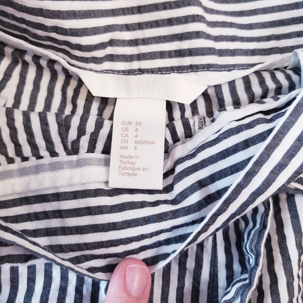 H&M Scalloped Shorts - Picture 6 of 7